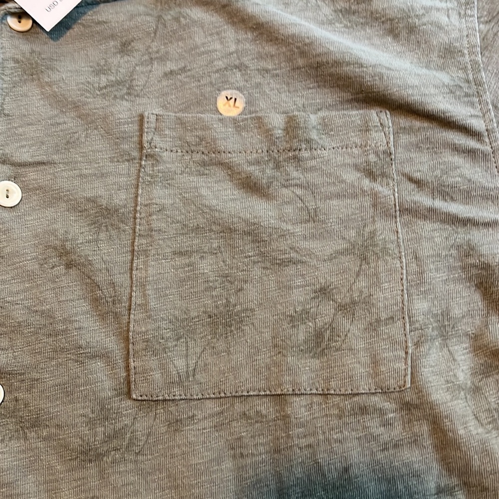 American Eagle Button Up - Green Short Sleeved Palm Trees - Picture 3 of 3